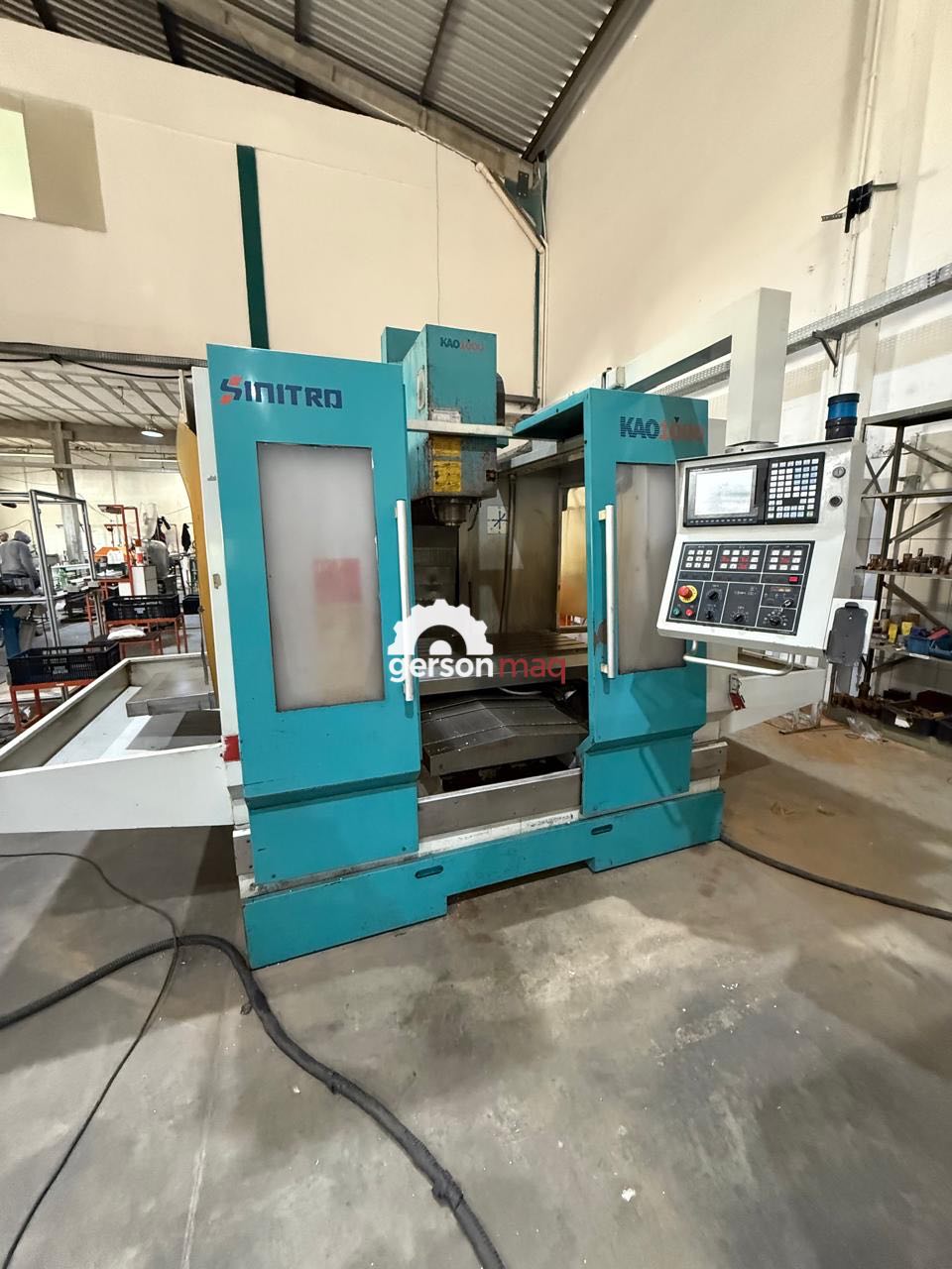 FRESADORA CNC SINITRON KAO1000 - ANO 2011 - GEOMETRIA NOVA